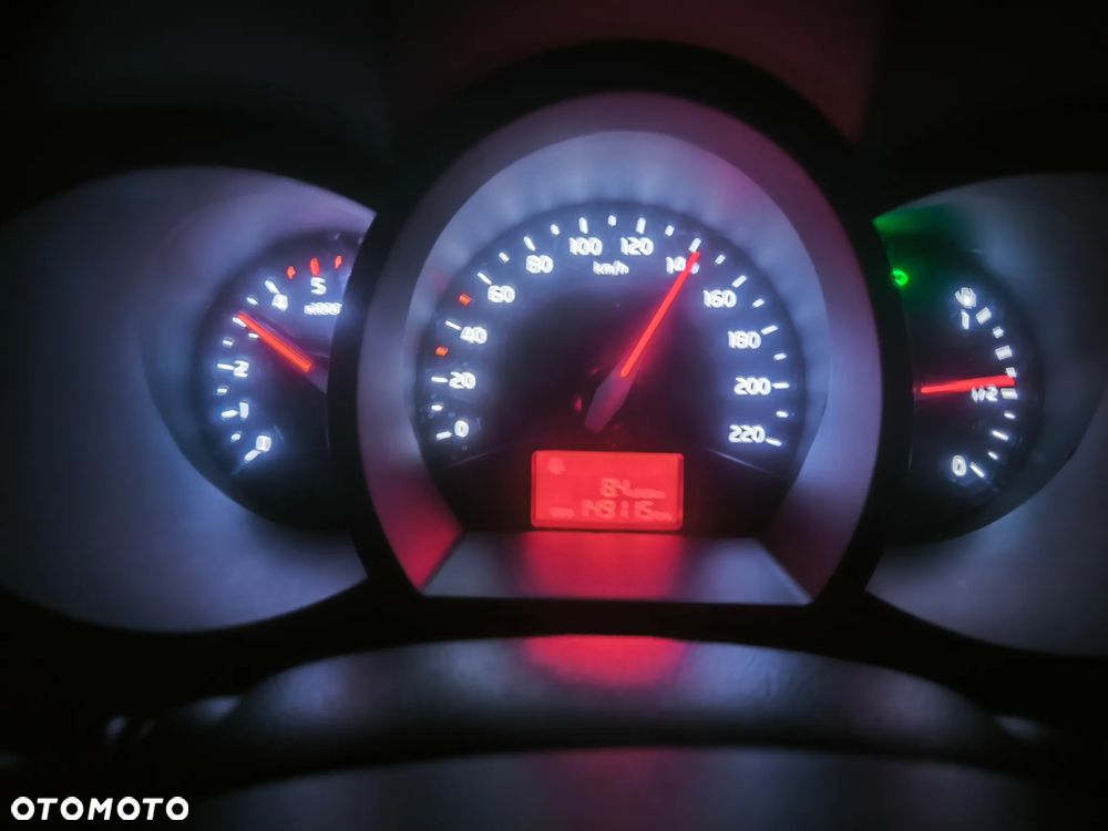 Kia Rio 1.1 CRDI Attract - 31