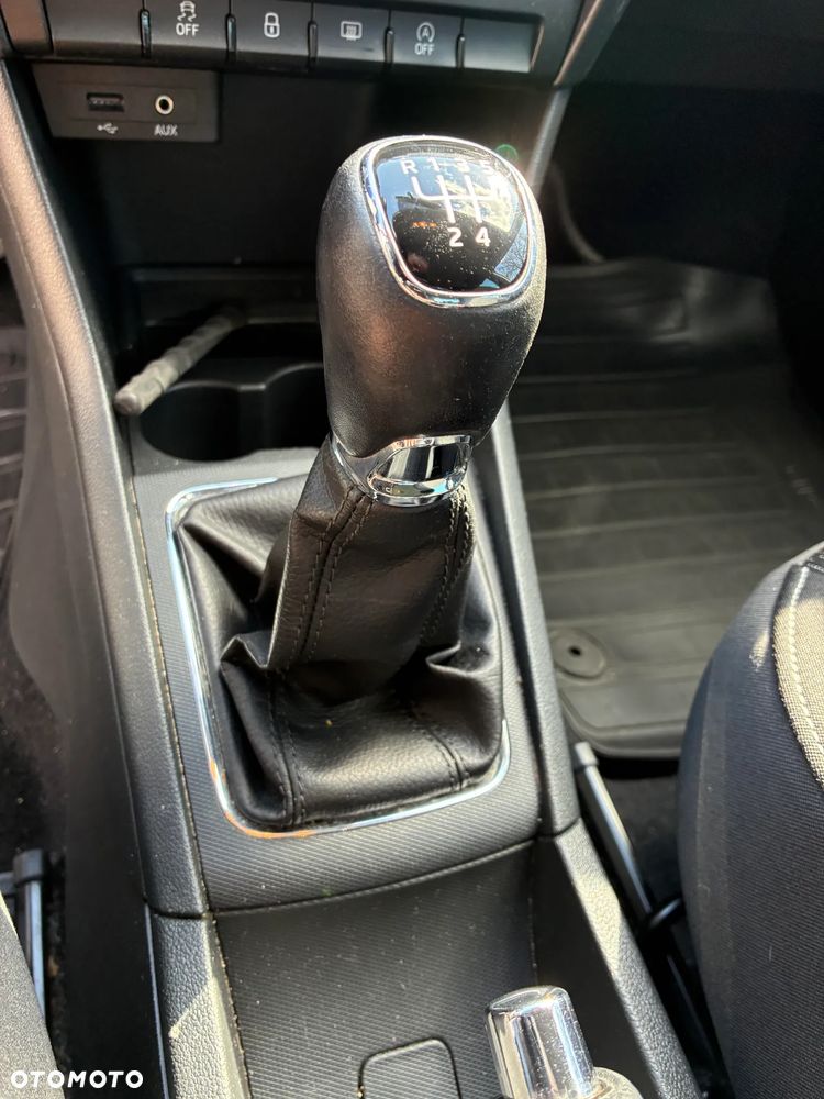 Skoda RAPID 1.2 TSI Ambition - 13