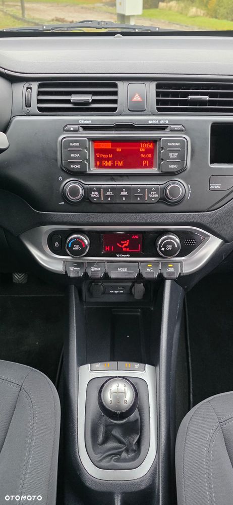 Kia Rio - 17