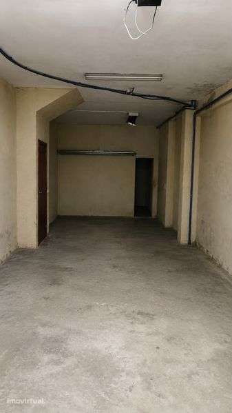 Moradia t2 +1 remodelada, perto do cruzamento amial - Grande imagem: 4/11