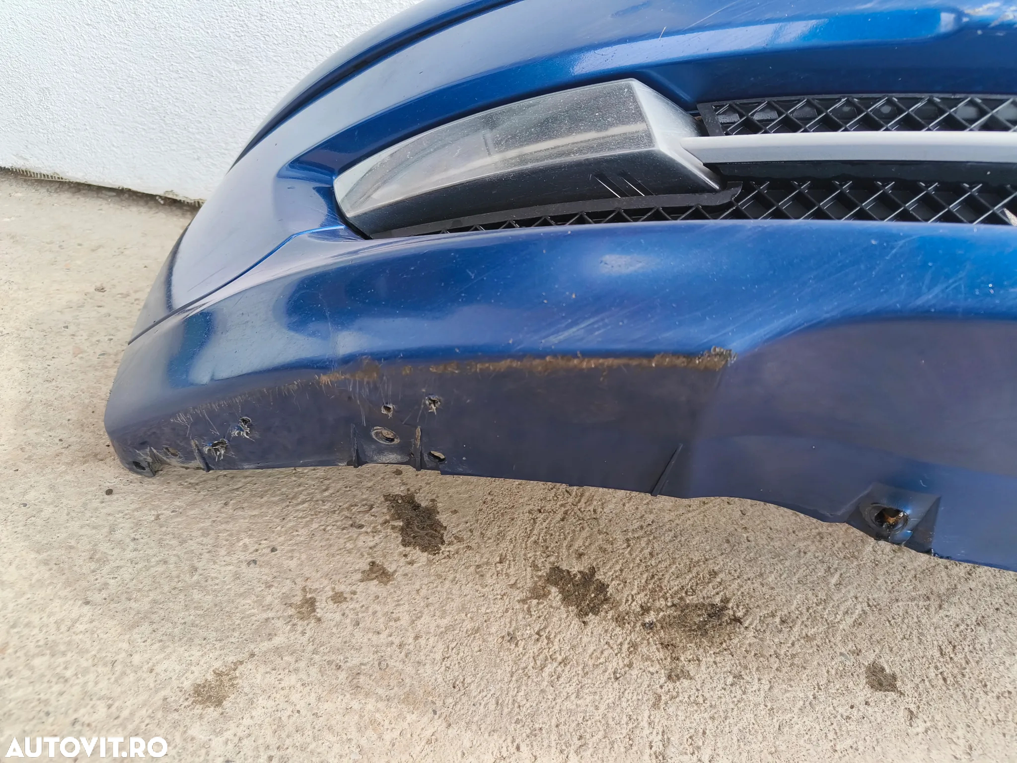 Bara fata BMW E81/87 LCi completa cu spaltoare ( defecte vizibile in poze) - 4
