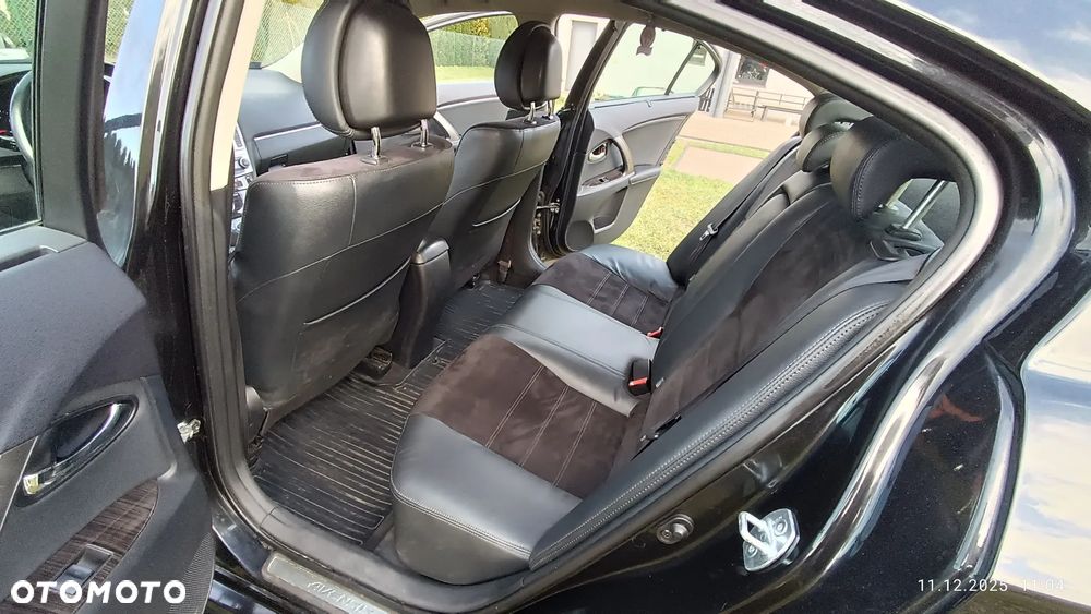 Toyota Avensis 1.8 Premium - 13