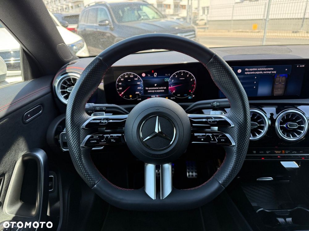 Mercedes-Benz CLA 180 AMG Line 7G-DCT - 17