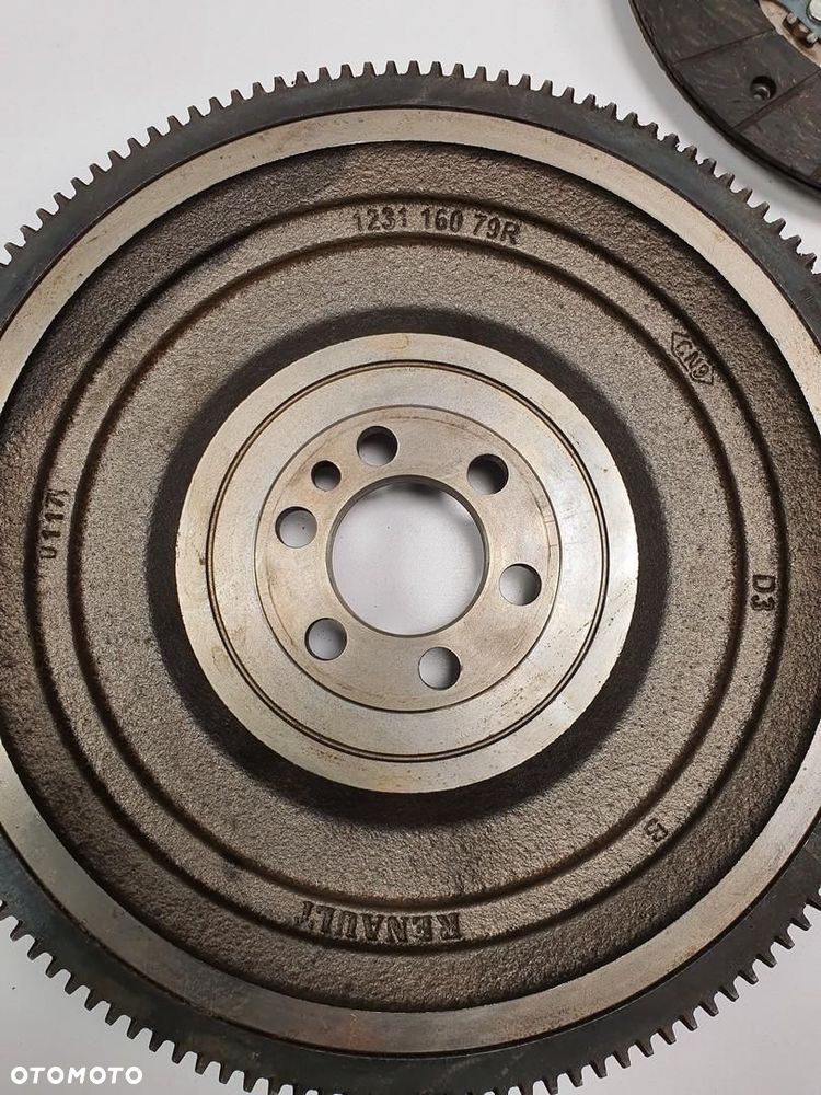 SPRZĘGŁO KOMPLETNE SMART FORFOUR II 453 0.9 T 123116079R 301012218R - 6