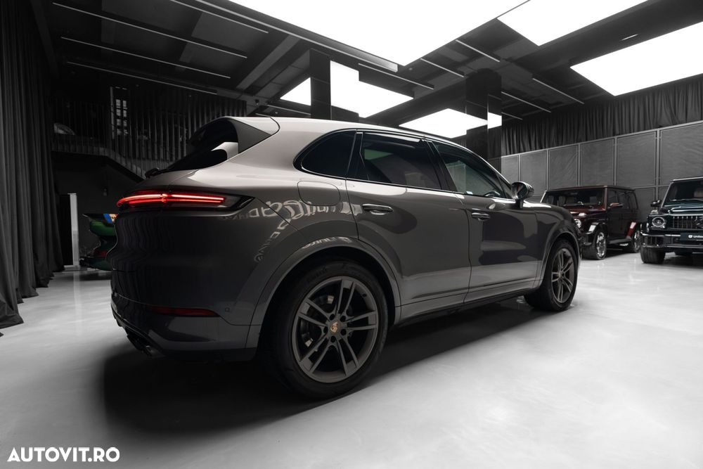 Porsche Cayenne - 10