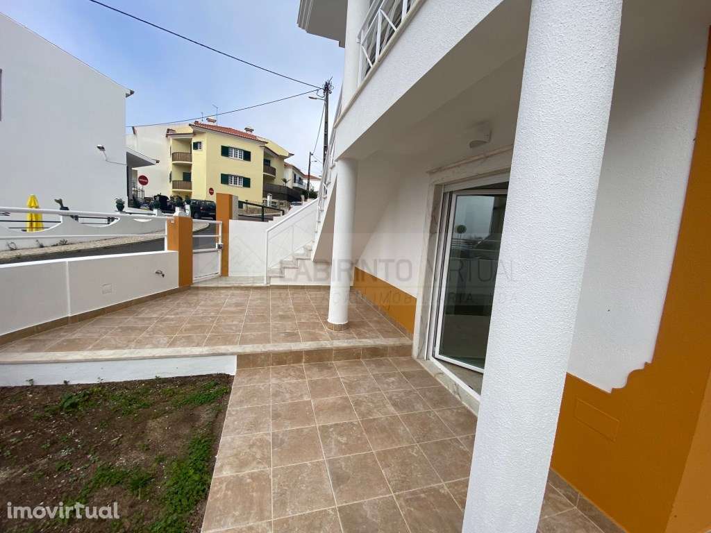 Vende-se excelente Moradia V3+1 na Ericeira, com vista mar. - Grande imagem: 2/29