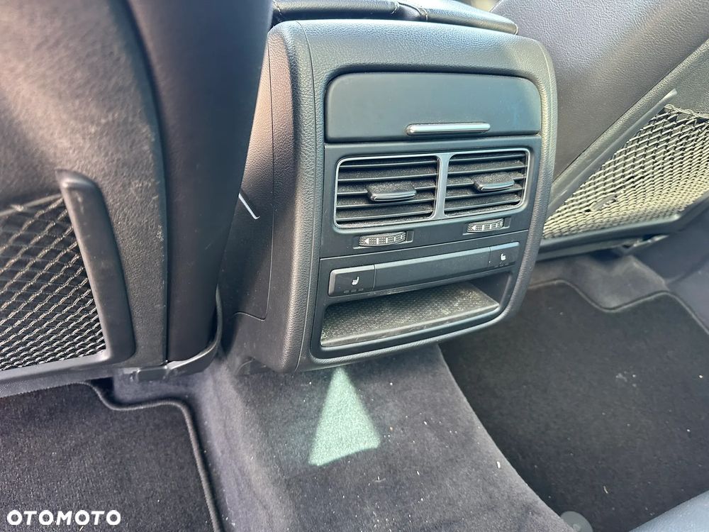 Volkswagen Touareg - 16