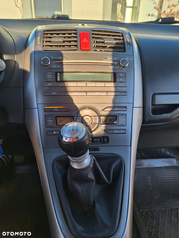 Toyota Auris 1.33 VVT-i - 10