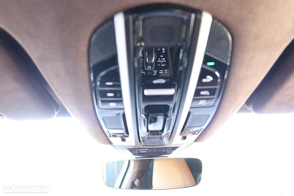 Porsche Cayenne Turbo - 24