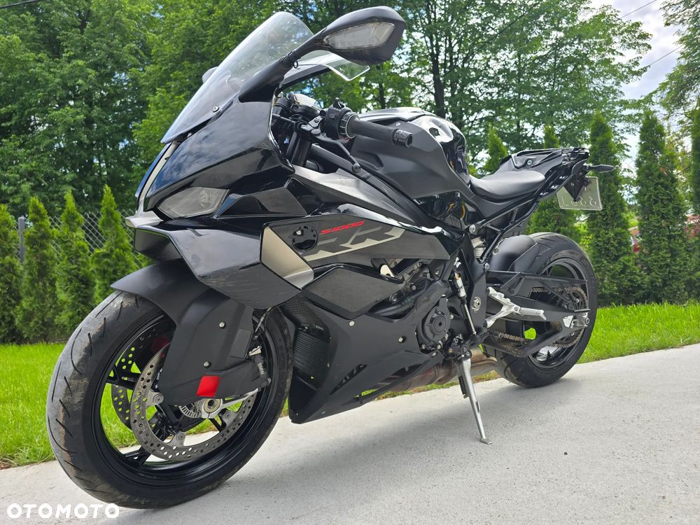 BMW S - 4