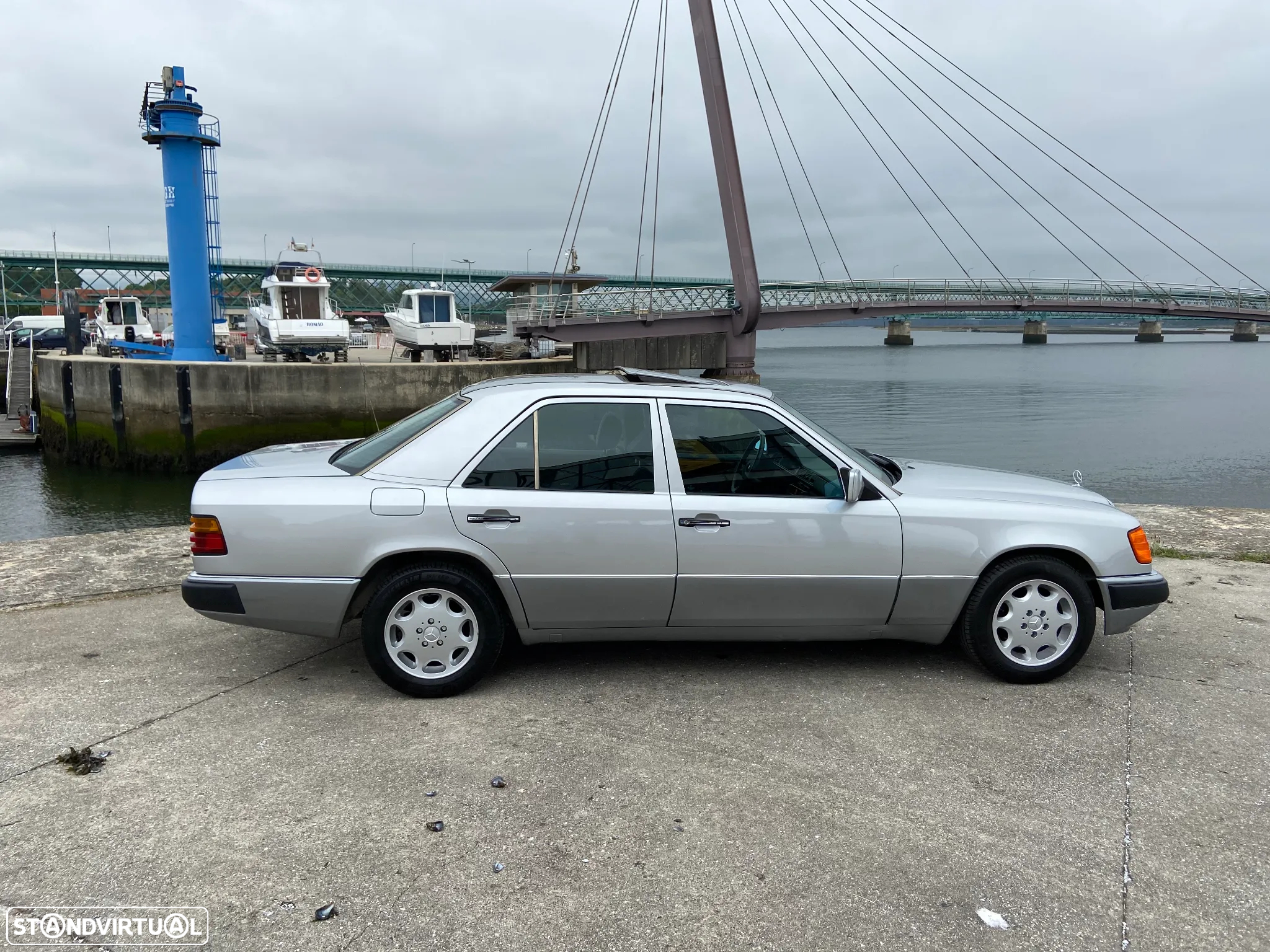 Mercedes-Benz 250 D - 7