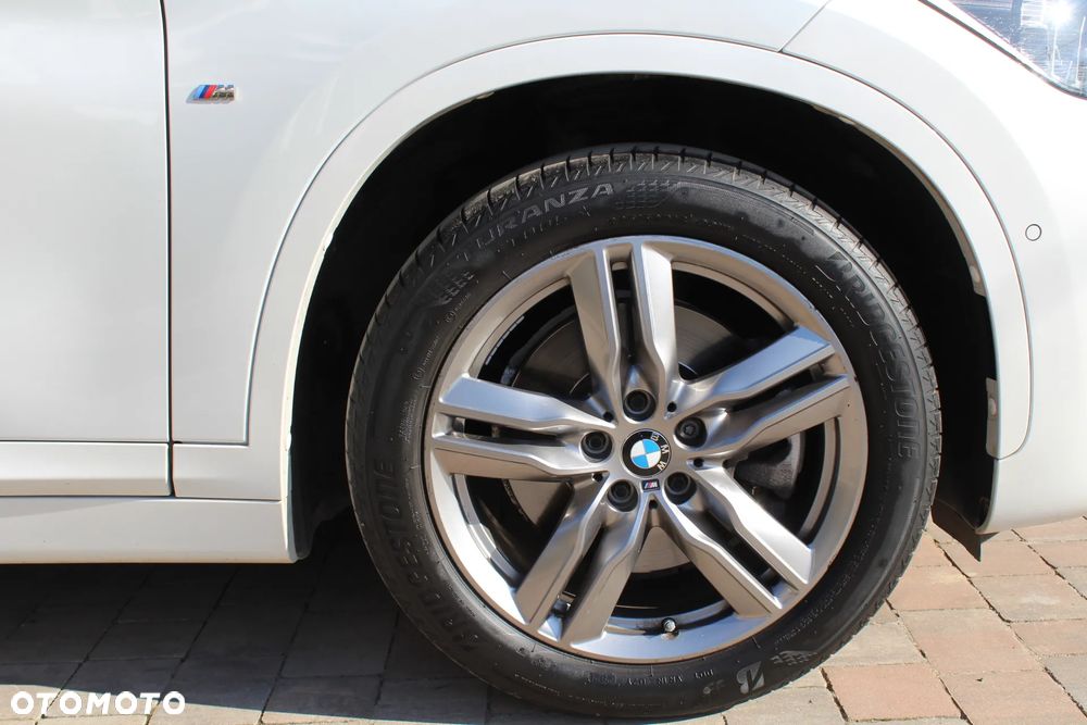 BMW X1 xDrive20i M Sport - 12