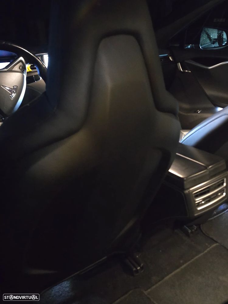 Tesla Model S 90D AWD - 23