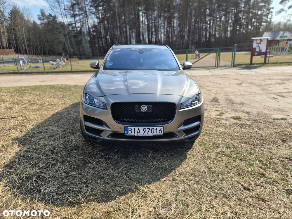 Jaguar F-Pace 25t AWD Prestige - 2