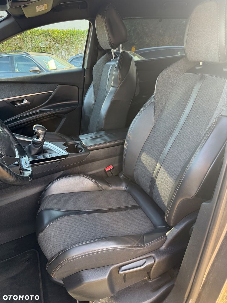 Peugeot 5008 1.6 BlueHDi Allure 7os - 19