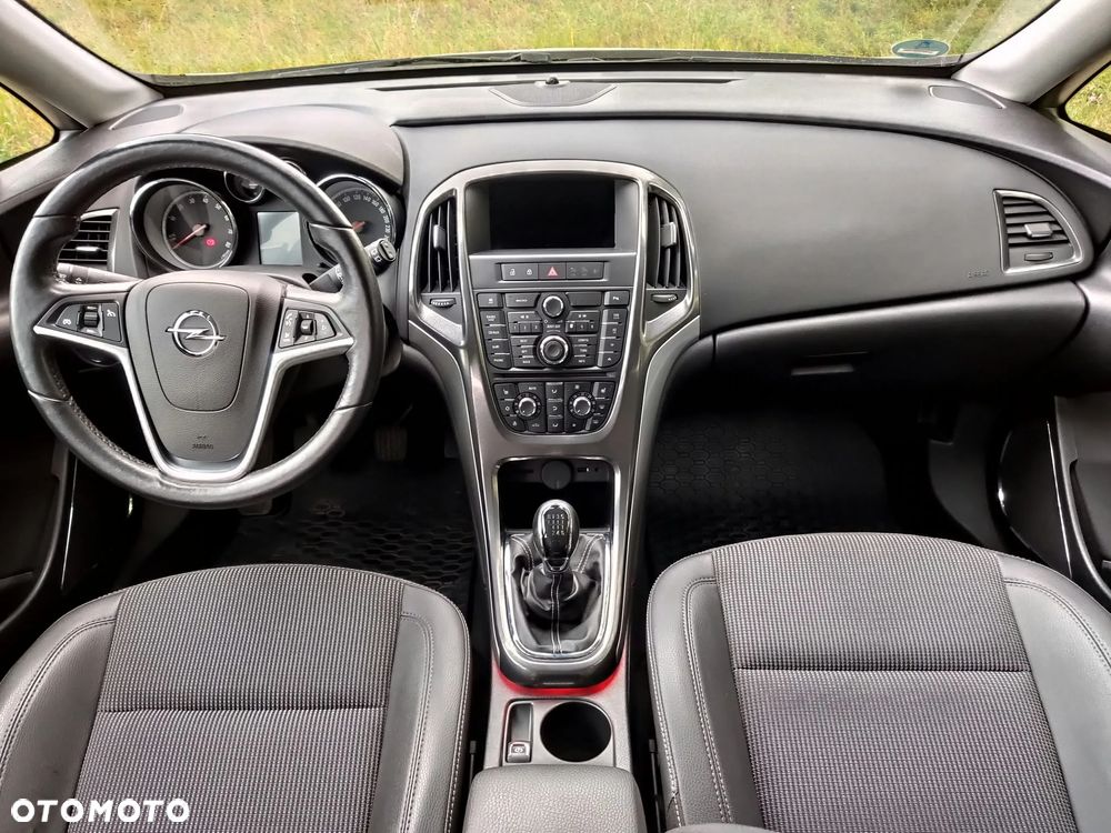 Opel Astra 1.4 Turbo Cosmo - 6