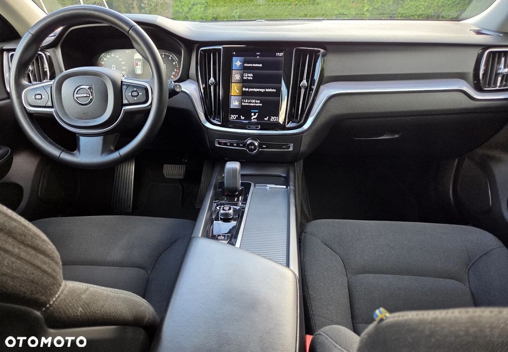 Volvo V60 B3 B DKG Momentum Pro - 33