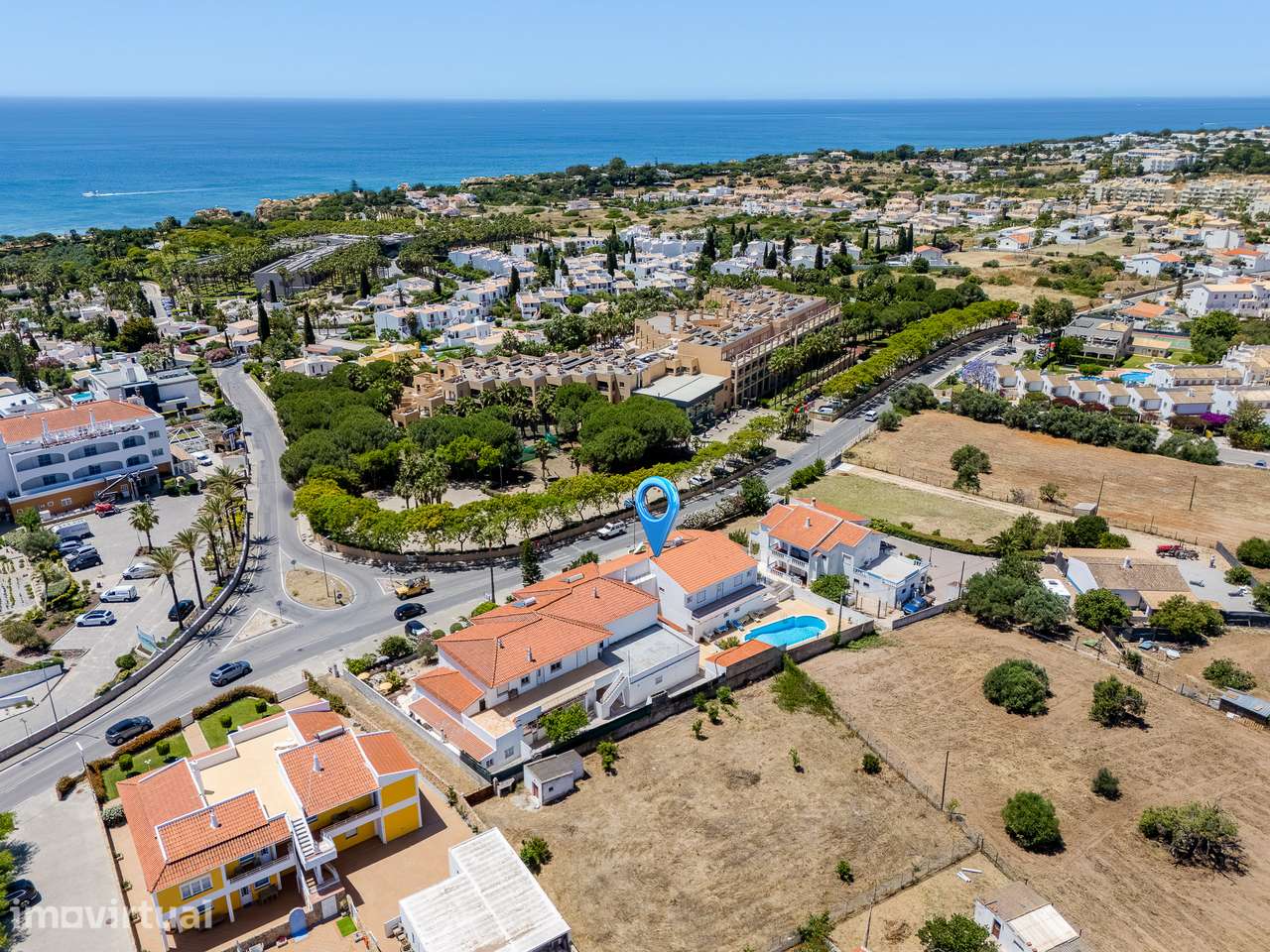 Entre o Mar e a Exclusividade – T1+1 Renovado em São Rafael - Grande imagem: 2/25