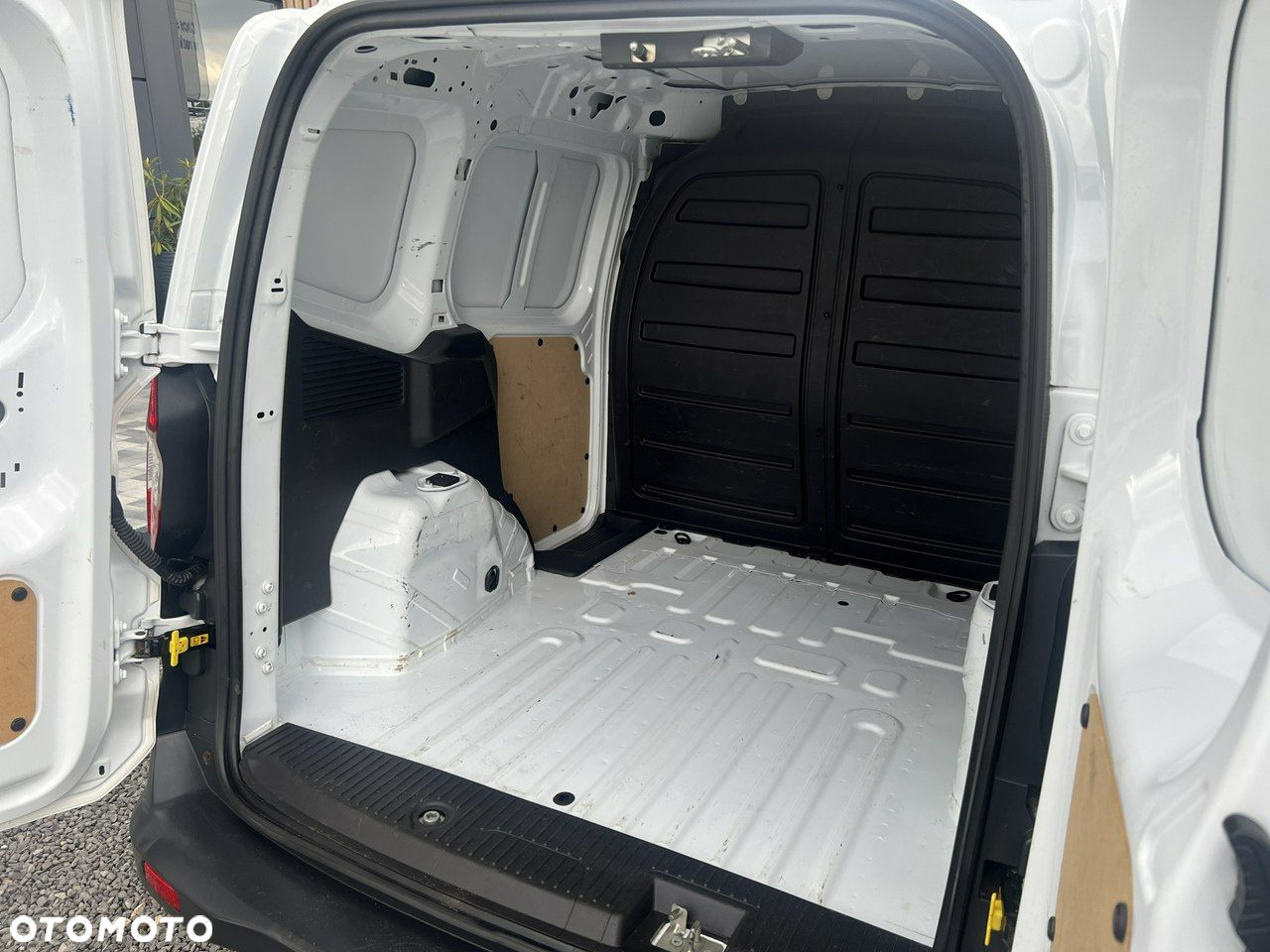 Ford Transit Courier 1.5 TDCi Ambiente - 15