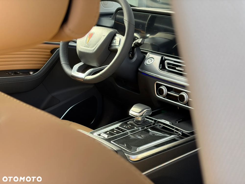 Hongqi HS5 2.0T Executive AWD - 24