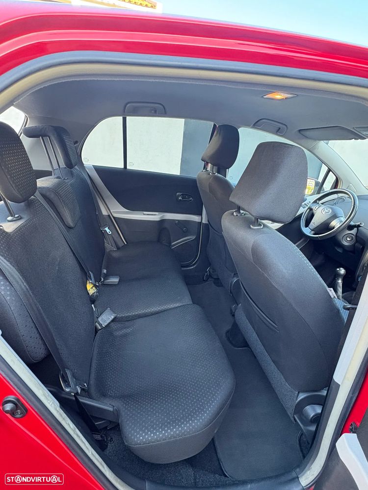 Toyota Yaris - 10