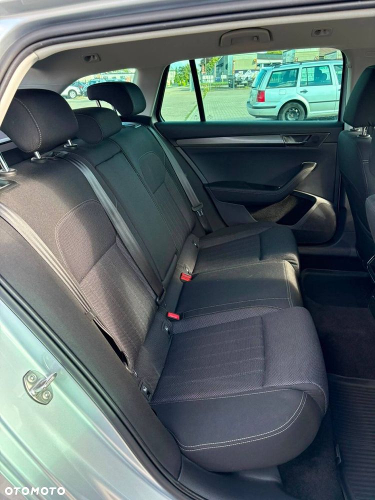 Skoda Superb 2.0 TDI SCR Style DSG - 36