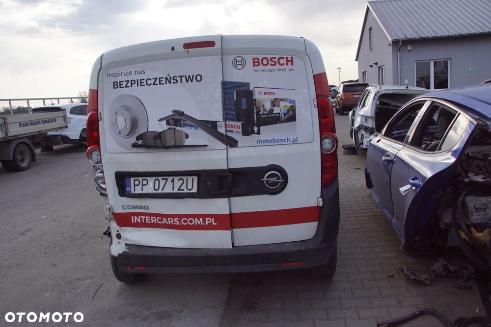Auto na części - Opel Combo D 1.3 CDTI 90 KM A13FD C510 5PU 2017R Silnik Skrzynia Drzwi Maska Zderzak Błotnik Lampa Lusterko Klamka Szyba Deska Kokpit Sterownik Moduł Czujnik Licznik Panel Kierownica - 7