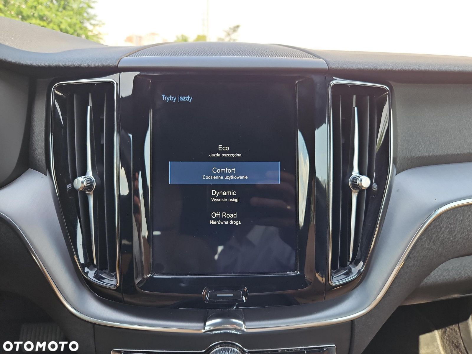 Volvo XC 60 B4 D AWD Momentum Pro - 20