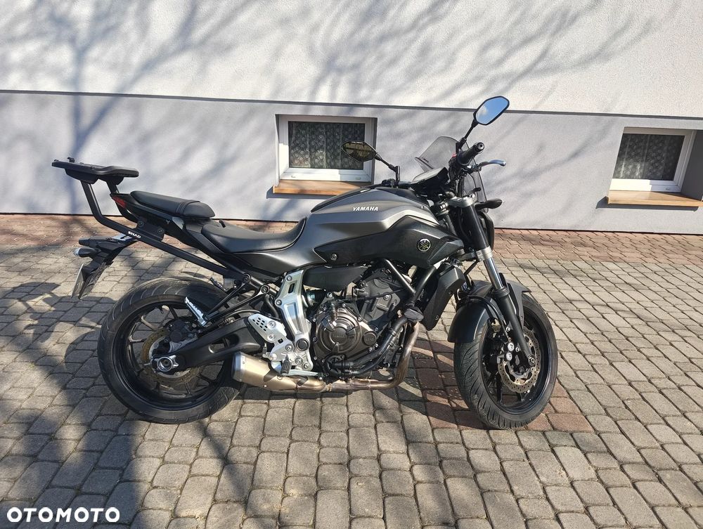 Yamaha MT - 10