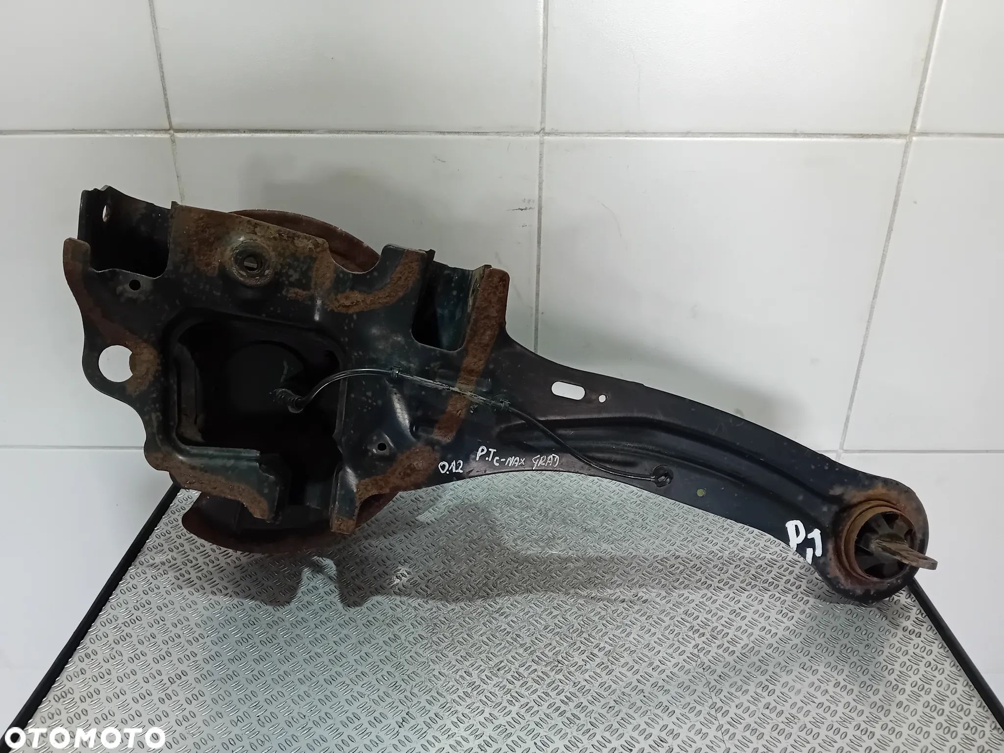 zwrotnica piasta prawy tył Ford Grand C-Max 2011 - 1