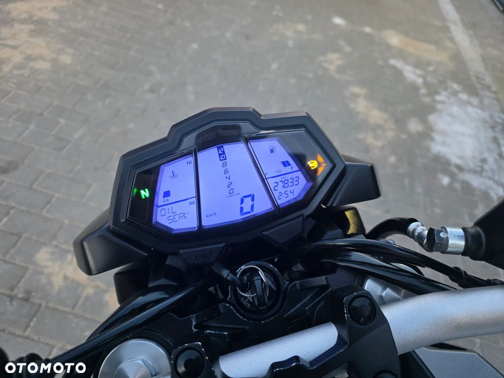 Yamaha MT - 27