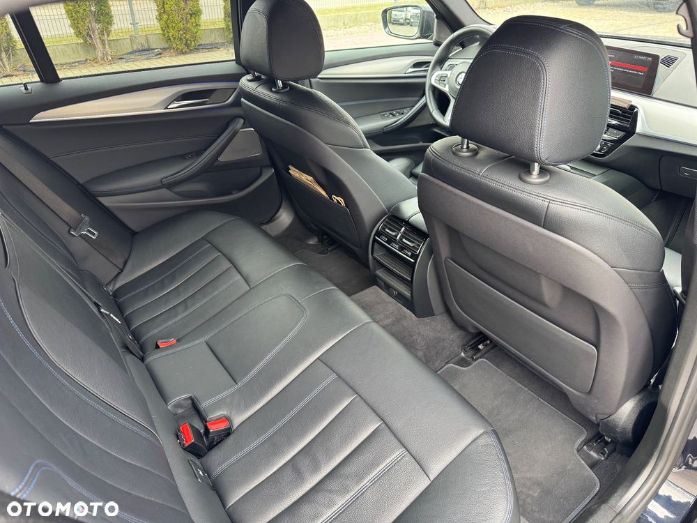 BMW Seria 5 530d xDrive Sport Line - 23
