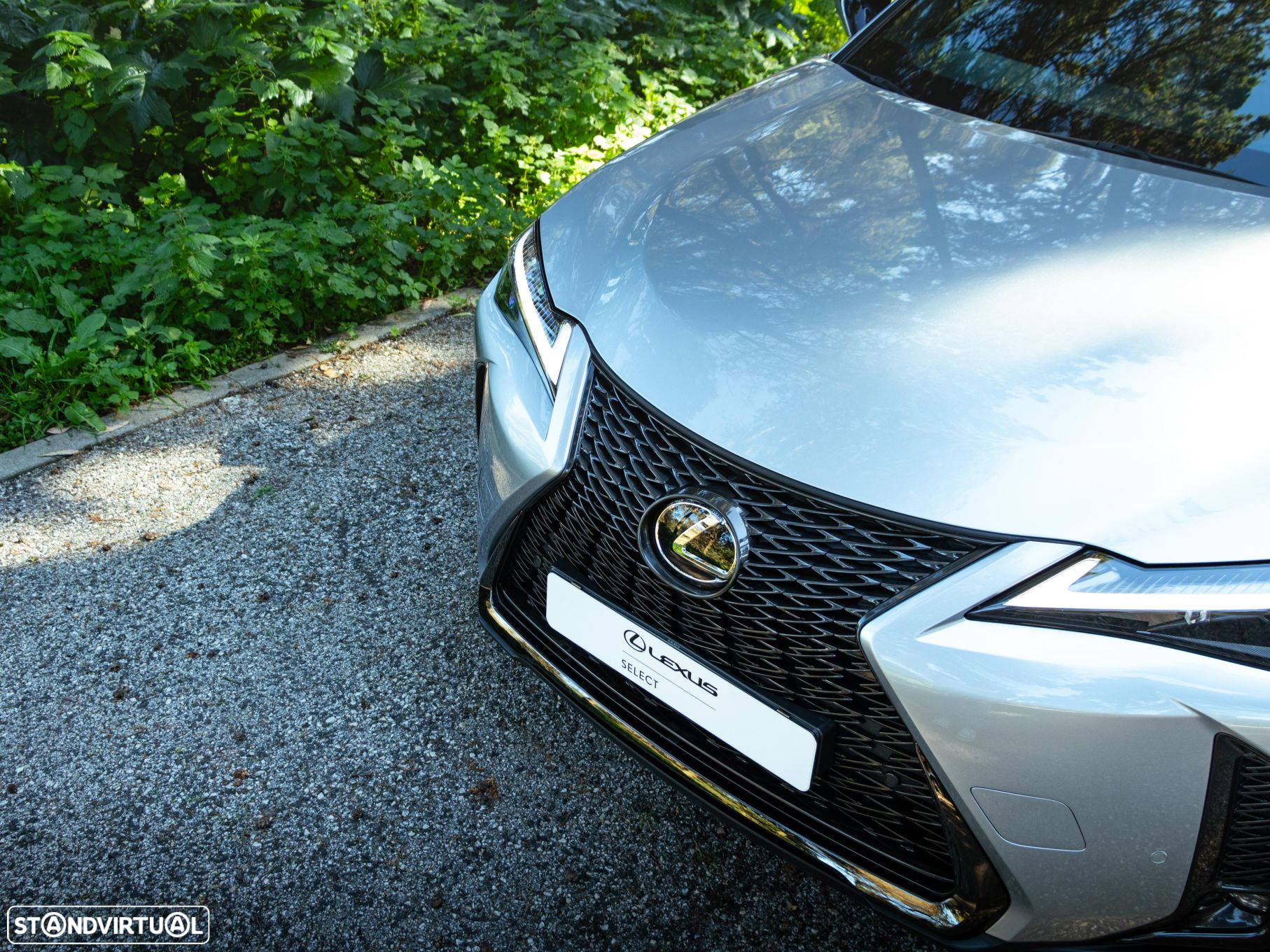 Lexus ux-250h Sport - 19
