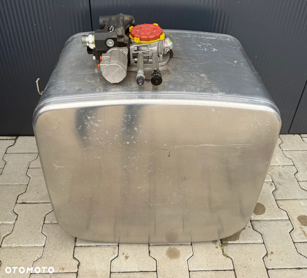 ZBIORNIK OLEJU HYDRAULIKA SCANIA 21180521