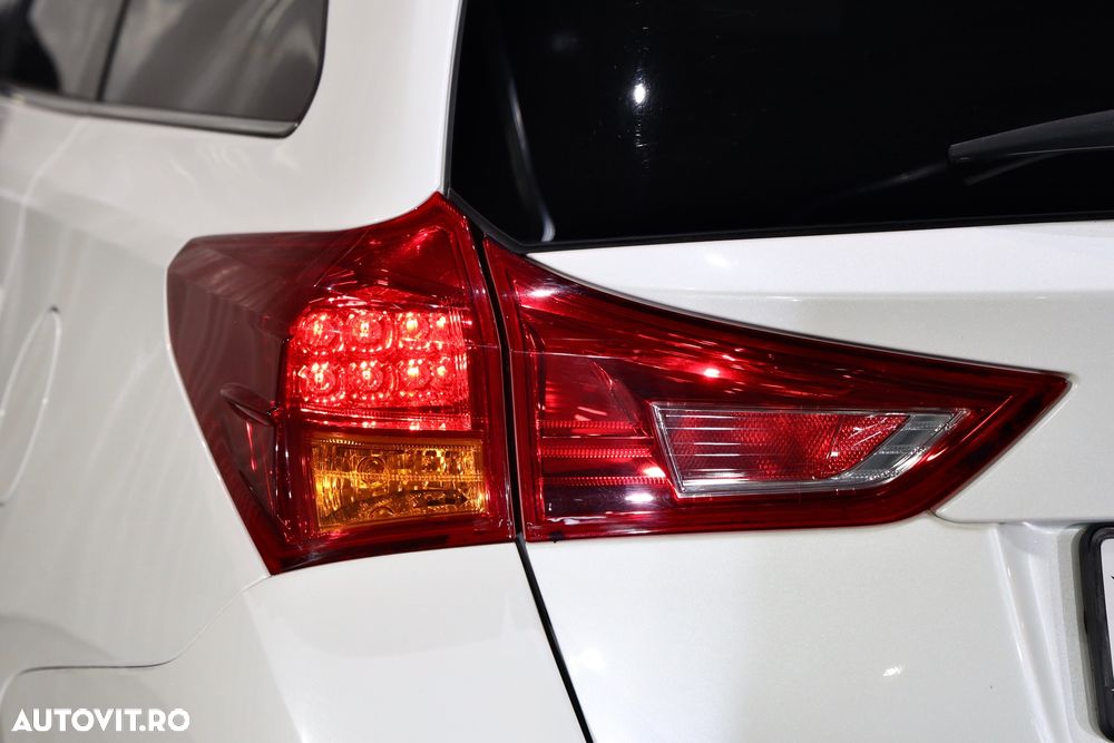 Toyota Auris 1.8 L VVT-i Hybrid Luna - 33