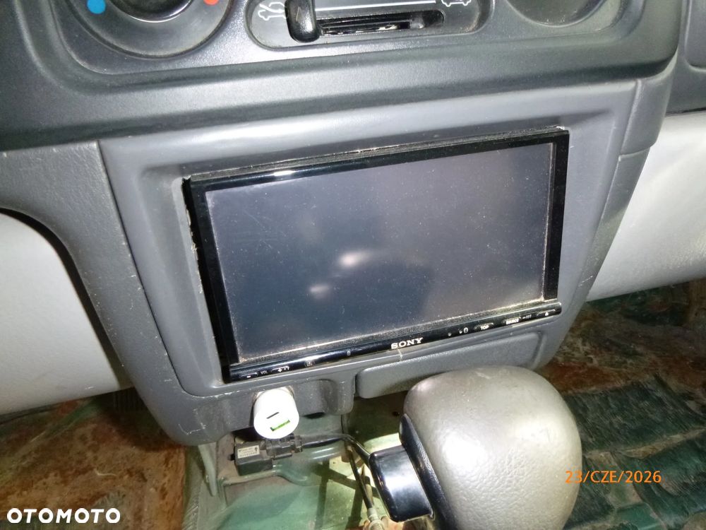 Mitsubishi Pajero - 16
