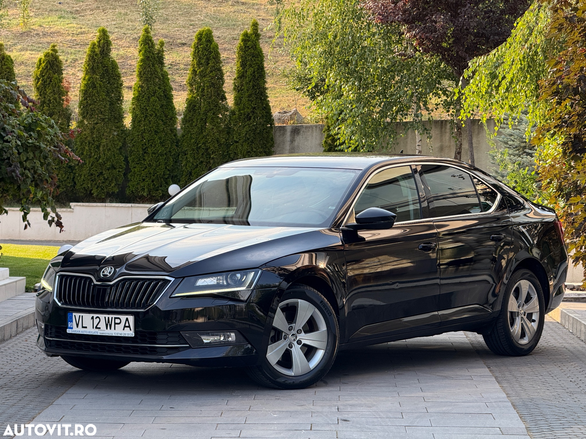 Skoda Superb 2.0 TDI DSG Ambition - 3