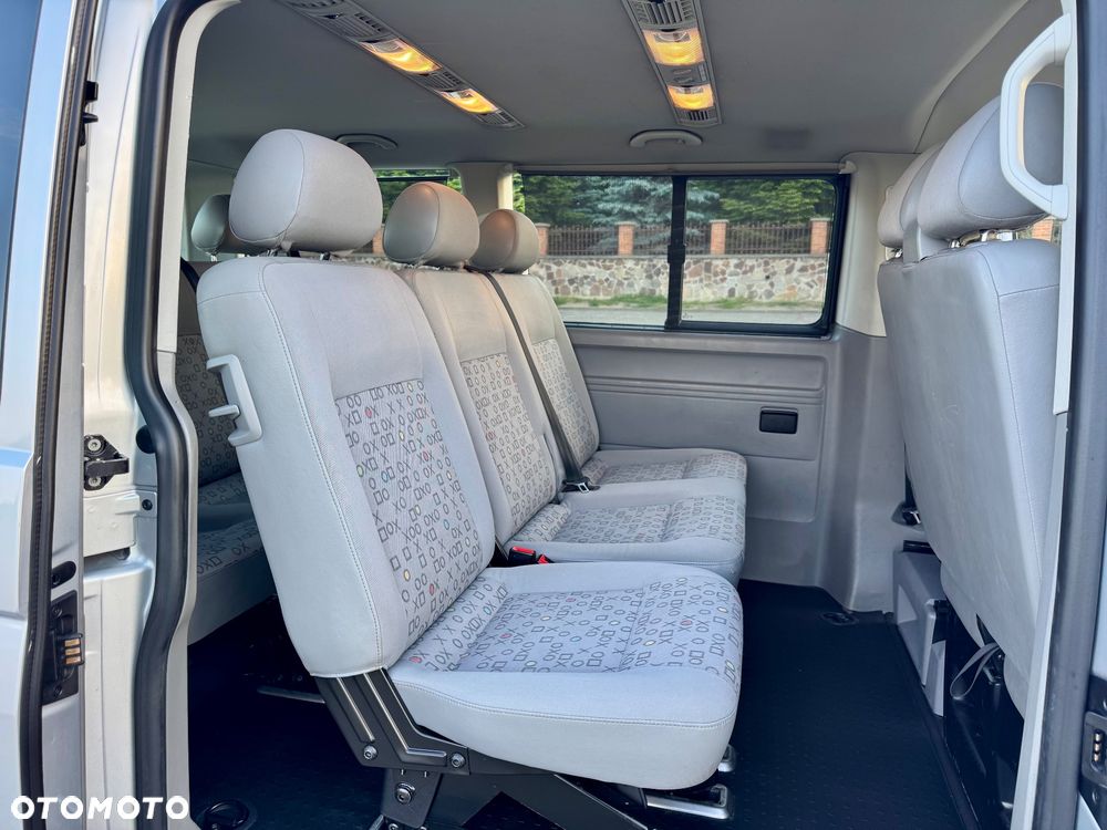 Volkswagen Caravelle - 17