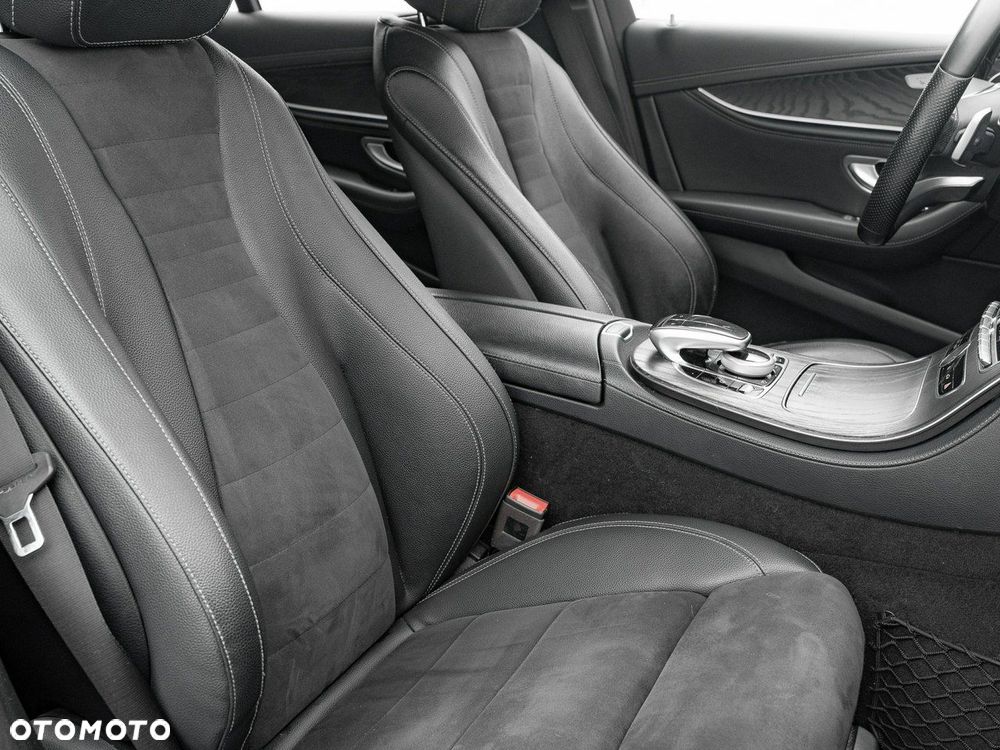 Mercedes-Benz Klasa E 350 d 4-Matic 9G-TRONIC - 36