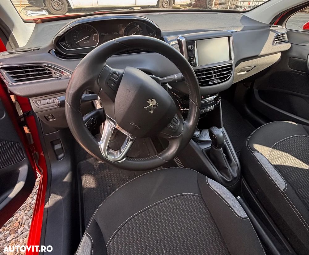 Peugeot 208 1.2 L PureTech STT Allure - 2