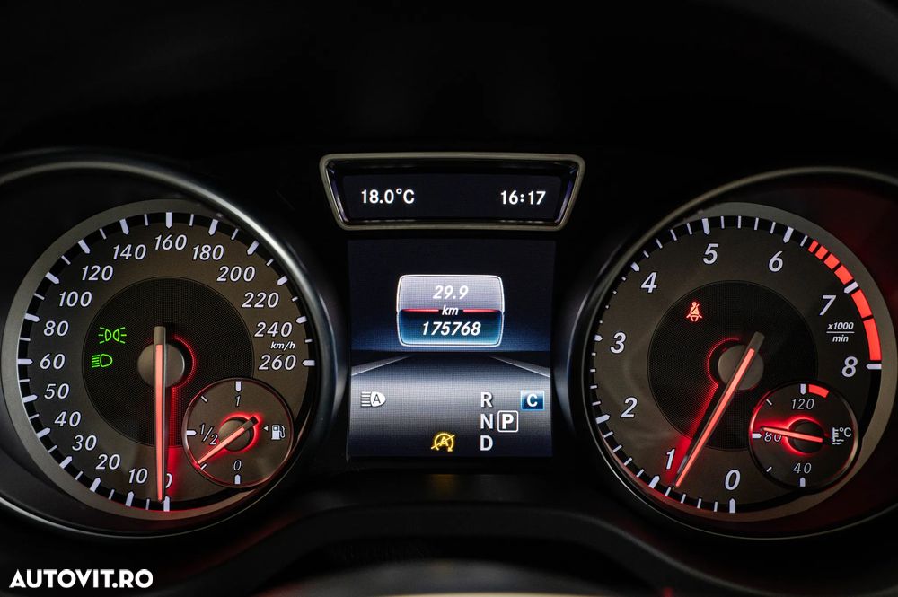 Mercedes-Benz GLA 250 7G-DCT AMG Line - 22