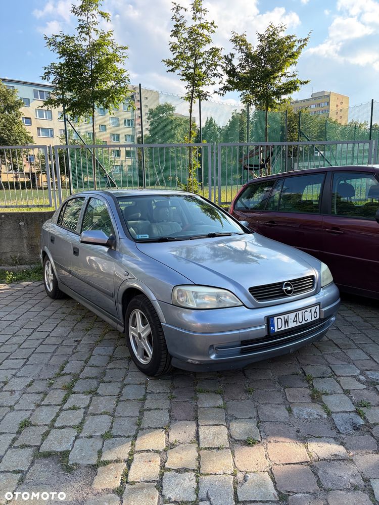 Opel Astra 1.4 Start - 1