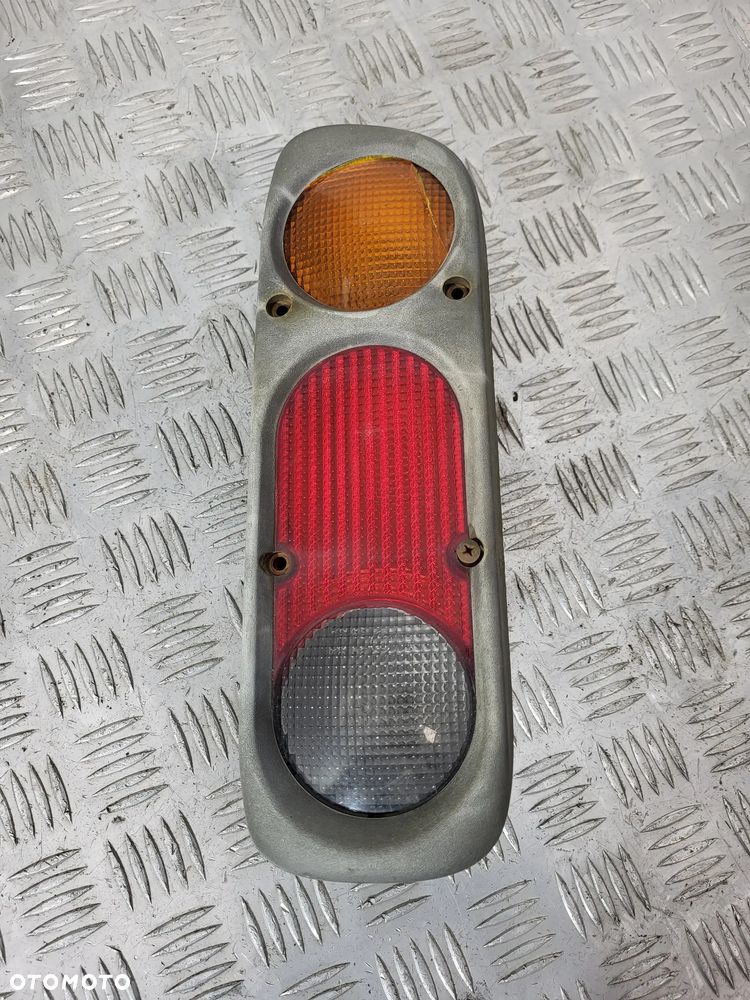 Nissan Terrano II Lampa Lewy Prawa Tył - 9