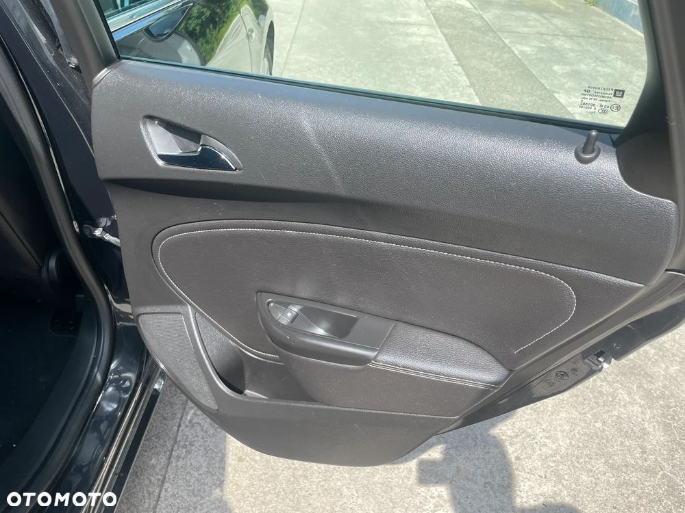 Opel Astra 1.4 Turbo Design Edition - 16