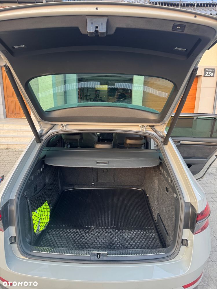 Skoda Superb 2.0 TSI 4x4 Sportline DSG - 9
