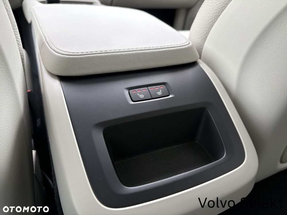 Volvo XC 90 - 23
