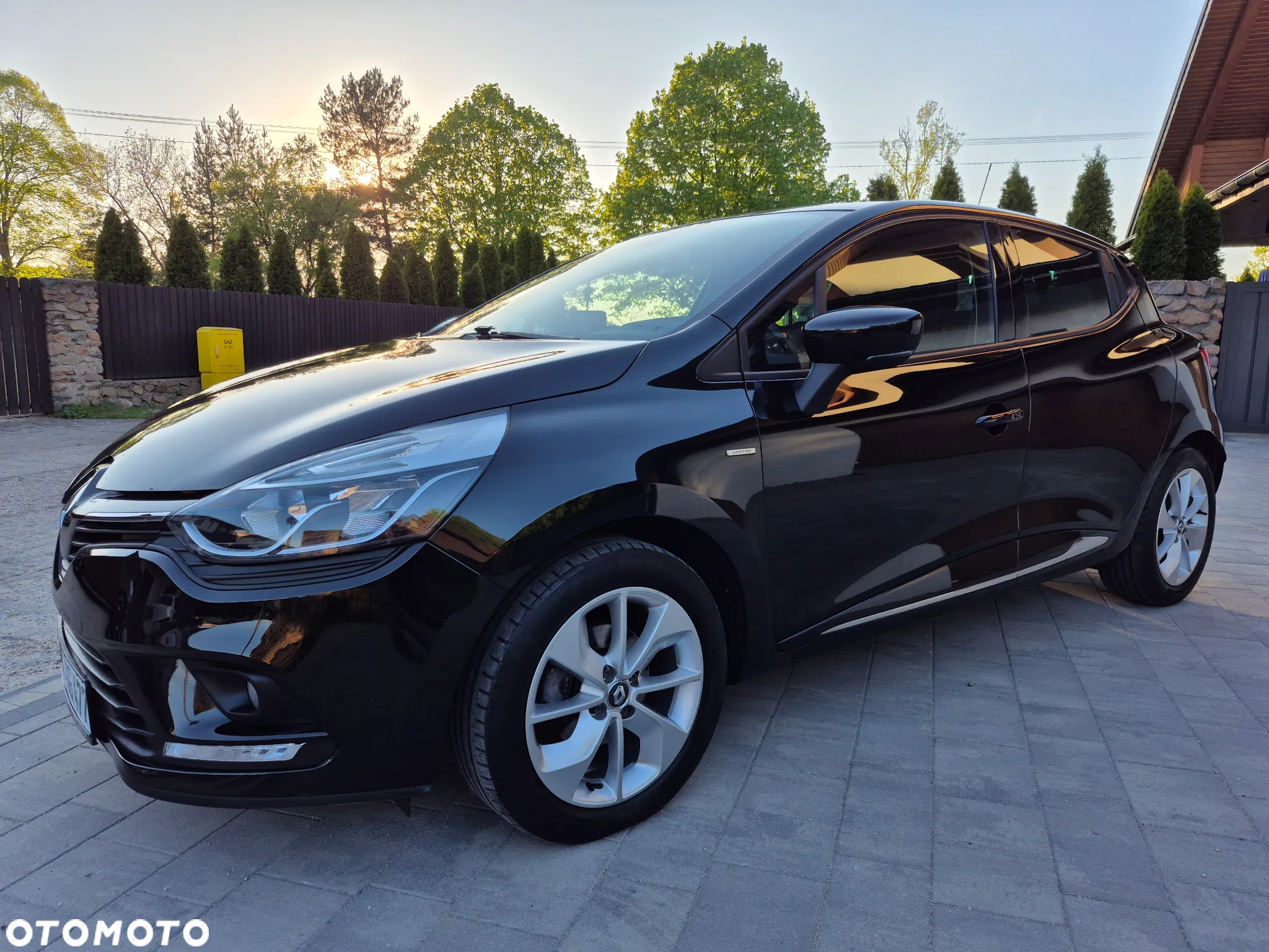Renault Clio 1.2 16V 75 LIMITED - 23