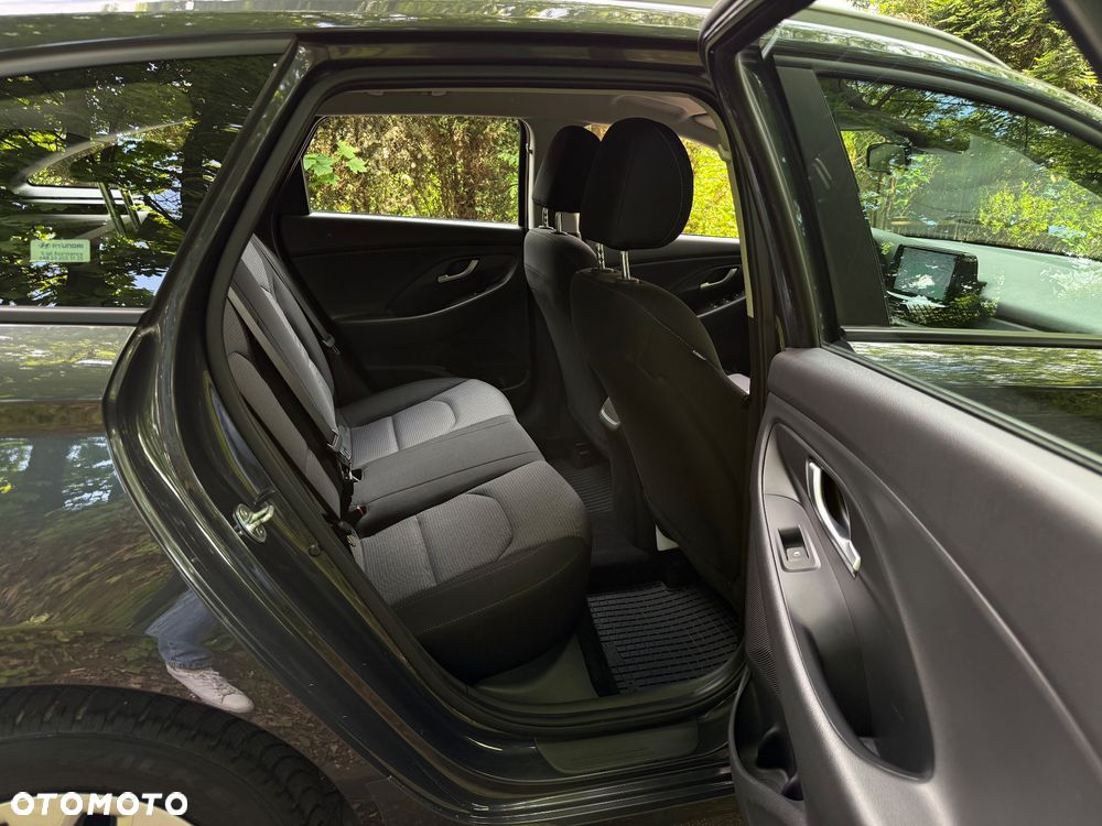 Hyundai i30 1.5 DPI Classic + - 18
