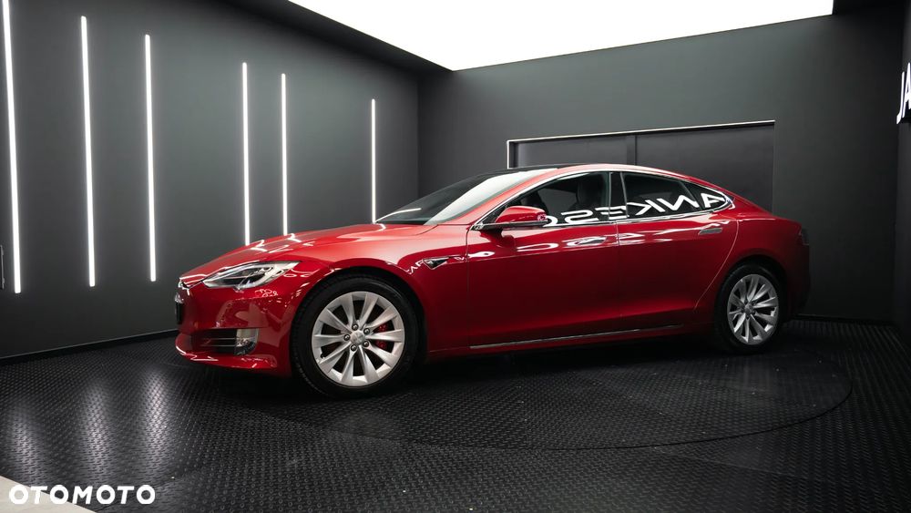 Tesla Model S Performance - 11