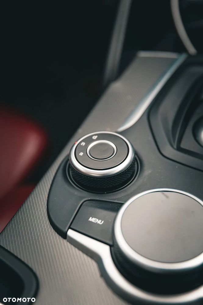 Alfa Romeo Giulia - 33